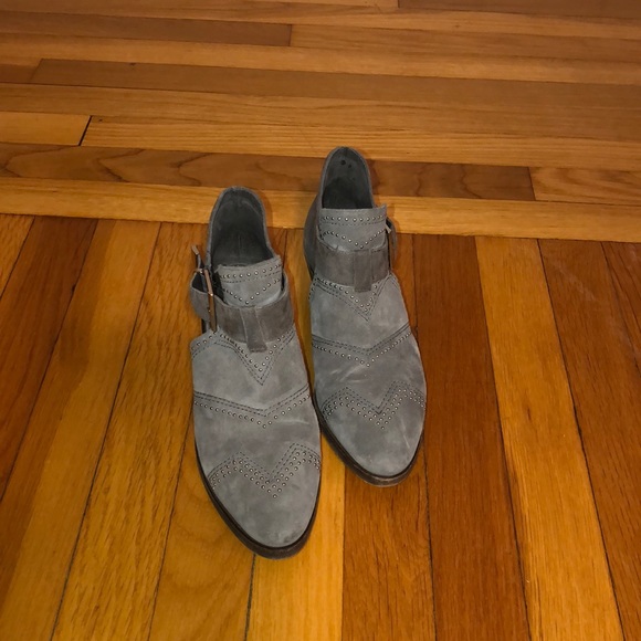 Vince Camuto short ankle booties - Picture 2 of 8